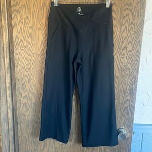 Black Wide-Leg‎ Cropped Pants M